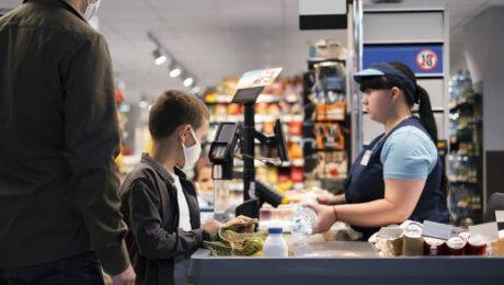 family-shopping-with-face-mask